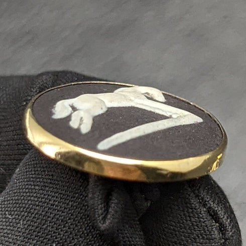 英國復古 Wedgwood 馬浮雕純銀袖扣帶金色裝飾